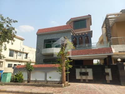Bahria Town Rwp/Isb Phase 7 10 Marla With 5 Marla Lawn Slightly Used House Available For Sale