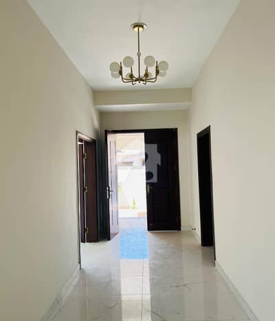 "350 Sq Yards Of Comfort &Amp; Convenience In Prime Location" "350 Sq Yards Of Comfort &Amp; Convenience In Prime Location"