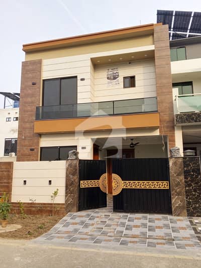 5.5 Marla Super Luxury House - GAS METER INSTALLED 5.5 Marla Super Luxury House - GAS METER INSTALLED