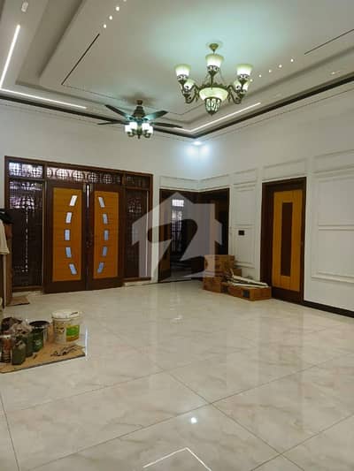 گلستانِِ جوہر ۔ بلاک 3 گلستانِ جوہر,کراچی میں 6 کمروں کا 10 مرلہ مکان 6.2 کروڑ میں برائے فروخت۔