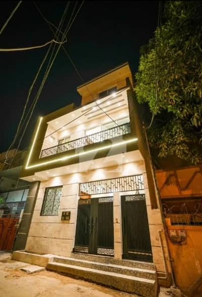 گلستانِِ جوہر ۔ بلاک اے 3 گلستانِ جوہر,کراچی میں 4 کمروں کا 5 مرلہ مکان 4.1 کروڑ میں برائے فروخت۔