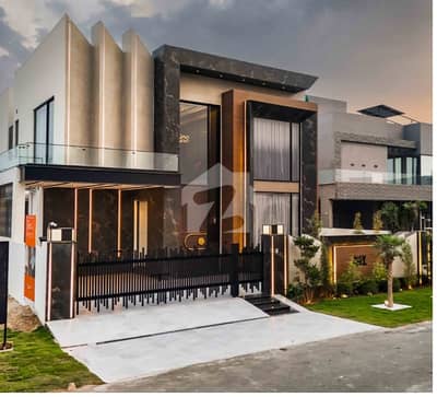 1 KANAL ULTRA MODERN DESIGN HOUSE FOR SALE IN DHA PHASE 7 NEAR TO RAYA GOLF CLUB FACING PARK