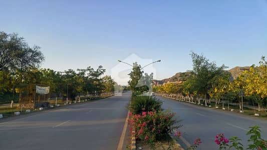 ڈی ایچ اے فیز 4 - بلاک ڈیڈی فیز 4,ڈیفنس (ڈی ایچ اے),لاہور میں 1 کنال رہائشی پلاٹ 5.25 کروڑ میں برائے فروخت۔