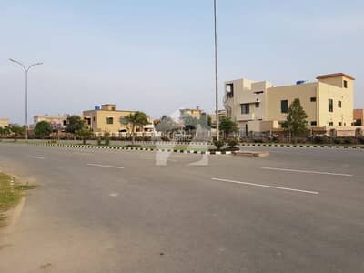 ڈی ایچ اے فیز 3 - بلاک وائے فیز 3,ڈیفنس (ڈی ایچ اے),لاہور میں 2 کنال رہائشی پلاٹ 17.75 کروڑ میں برائے فروخت۔ ڈی ایچ اے فیز 3 - بلاک وائے فیز 3,ڈیفنس (ڈی ایچ اے),لاہور میں 2 کنال رہائشی پلاٹ 17.75 کروڑ میں برائے فروخت۔