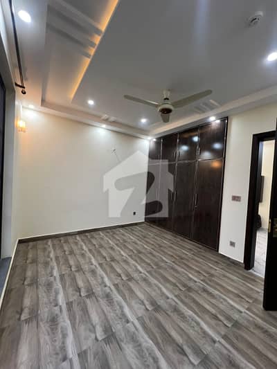 Immaculate Condition Upper Portion For Rent In DHA Phase 3 Featuring Top-Class Construction Material, Designer Ceilings, Luxury Flooring &Amp; Fully Equipped Company Kitchens Immaculate Condition Upper Portion For Rent In DHA Phase 3 Featuring Top-Class Construction Material, Designer Ceilings, Luxury Flooring &Amp; Fully Equipped Company Kitchens