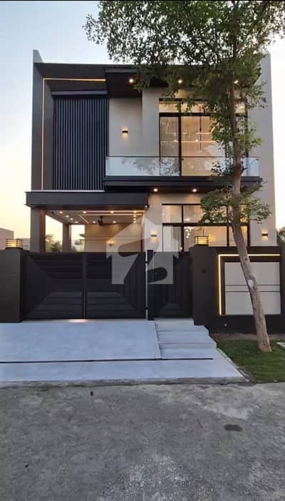 Ideal Modern Lifestyle & Smart Investment Opportunity Premium 5-Marla House for Sale in DHA Phase 9-Town Block D Lahore with 3 Spacious Bedrooms, Premium Construction Quality, Servant Quarter, Terraces & Prime Location