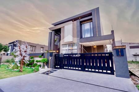 1 KANAL BRAND NEW EYE CATCHING ULTRA MODERN BUNGALOW FOR SALE NEAR TO RAYA IN LOW PRICE