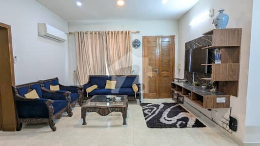 FOR RENT Fully Furnished 2 Beds Open Basement Included Utilities F_6/1