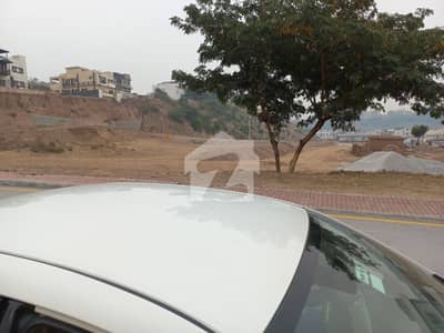 Corner Plot (280 Lac) For Sale
