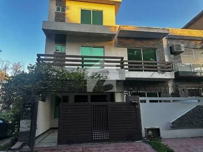 ایف ۔ 11/3 ایف ۔ 11,اسلام آباد میں 4 کمروں کا 10 مرلہ مکان 2.8 لاکھ میں کرایہ پر دستیاب ہے۔