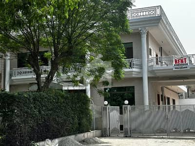 ایف ۔ 10/1 ایف ۔ 10,اسلام آباد میں 9 کمروں کا 1 کنال مکان 5.5 لاکھ میں کرایہ پر دستیاب ہے۔