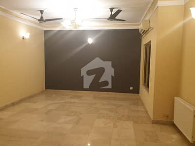 I-8 Full House Having 6 Bedrooms For Rent In Good Condition