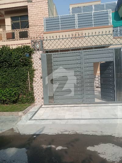 حیات آباد فیز 3 حیات آباد,پشاور میں 7 کمروں کا 11 مرلہ مکان 5.0 کروڑ میں برائے فروخت۔