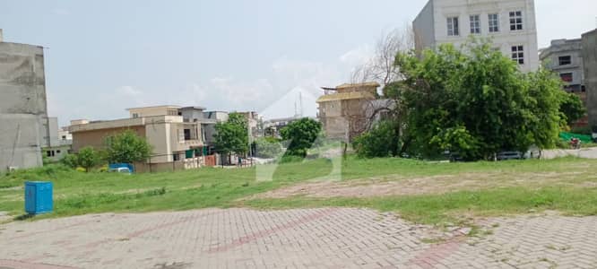 ڈی ایچ اے ڈیفینس فیز 5 ڈی ایچ اے ڈیفینس,اسلام آباد میں 2 کنال رہائشی پلاٹ 7.25 کروڑ میں برائے فروخت۔ ڈی ایچ اے ڈیفینس فیز 5 ڈی ایچ اے ڈیفینس,اسلام آباد میں 2 کنال رہائشی پلاٹ 7.25 کروڑ میں برائے فروخت۔