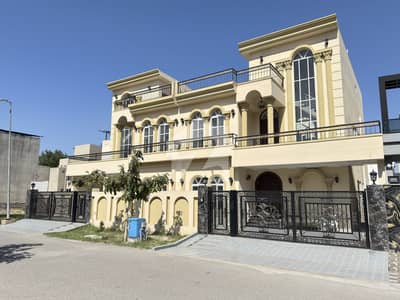 سٹی ہاؤسنگ سوسائٹی گوجرانوالہ میں 6 کمروں کا 10 مرلہ مکان 4.0 کروڑ میں برائے فروخت۔