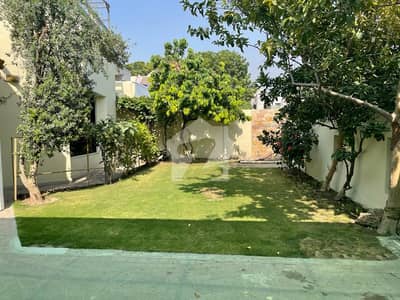 پی اے ایف فالکن کمپلیکس گلبرگ,لاہور میں 1 کنال مکان 14.5 کروڑ میں برائے فروخت۔