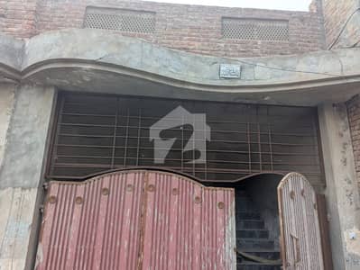 ملتان پبلک سکول روڈ ملتان میں 4 کمروں کا 5 مرلہ مکان 60.0 لاکھ میں برائے فروخت۔