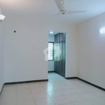10 Marla 3 Bed Flat For Sale In Askari 11 Lahore