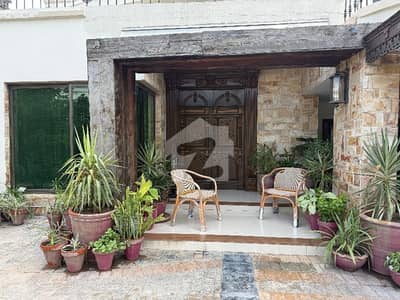 PAF FALCON COMPLEX, Lahore 20 Marla (01 Kanal) Fully Renovated Beautiful House Near CBD