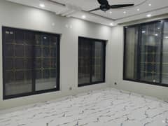 1 Kanal Brand New Upper Portion