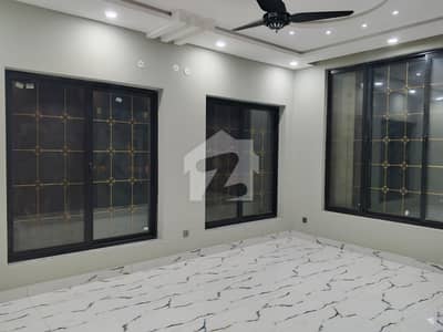 1 Kanal Brand New Upper Portion