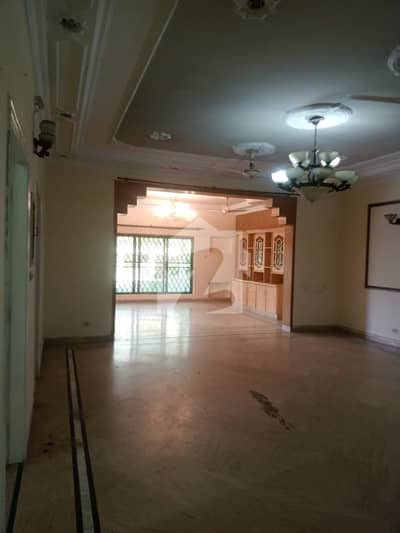 INVESTOR RATE 2 Kanal Corner Old House For Sale New Muslim Town