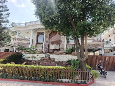 G-11 600 Yard 4 Bed Upper Portion Separate Gate For Rent