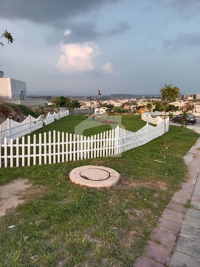 Boulevard Corner Plot Iftikhar Khan+Zafar Iqbal Boulevard. Ideal Location Plot Sale Direct Deal With Owner