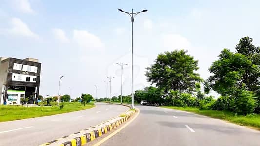 ڈی ایچ اے فیز 5 - بلاک جی فیز 5,ڈیفنس (ڈی ایچ اے),لاہور میں 1 کنال رہائشی پلاٹ 4.2 کروڑ میں برائے فروخت۔