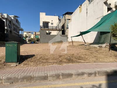 بحریہ ٹاؤن فیز 6 بحریہ ٹاؤن راولپنڈی,راولپنڈی میں 10 مرلہ رہائشی پلاٹ 2.35 کروڑ میں برائے فروخت۔