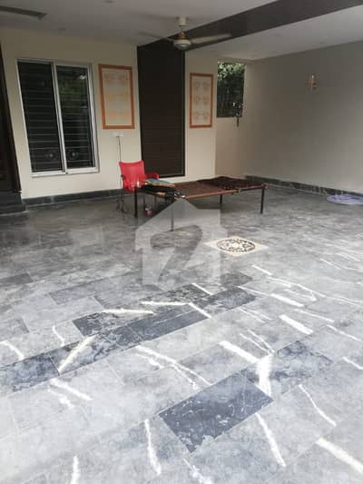 JOHAR TOWN 1 KANAL CORNAR HOUSE FOR SALE HOT LOCTION