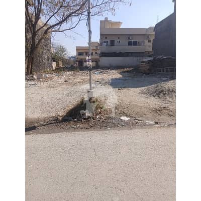 ایف ۔ 11/3 ایف ۔ 11,اسلام آباد میں 10 مرلہ رہائشی پلاٹ 7.5 کروڑ میں برائے فروخت۔