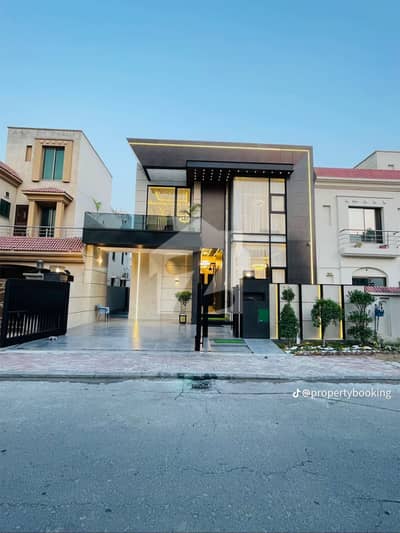 10 Marla Brand New Luxury House For Sale