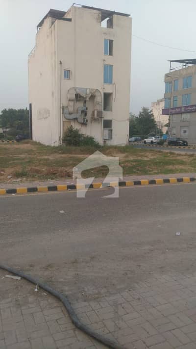 ایڈن سٹی - بلاک اے ایڈن سٹی,ایڈن,لاہور میں 8 مرلہ کمرشل پلاٹ 4.0 کروڑ میں برائے فروخت۔