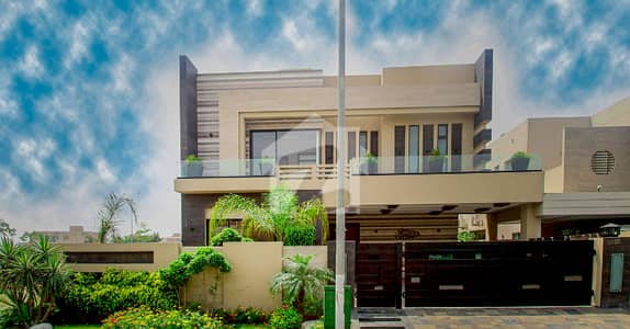 01 KANAL COZY & LUMINOUS HOUSE FOR SALE IN DHA PHASE 8