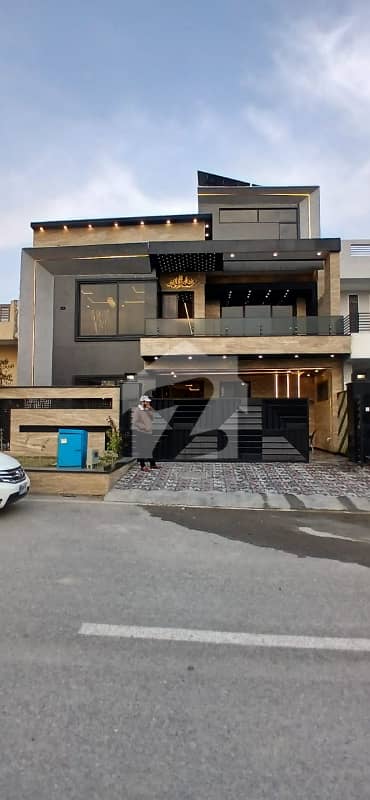 B17 Block B1 10 Marla designer house Gas , solar installed demand 6.50 cr