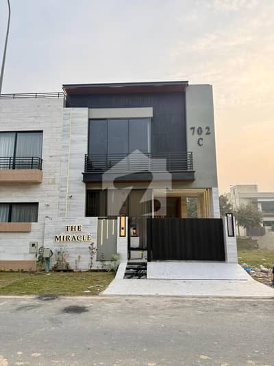 5 MARLA BRAND NEW WELL DESIGN HOUSE FOR SALE IN DHA PHASE 9 TOWN