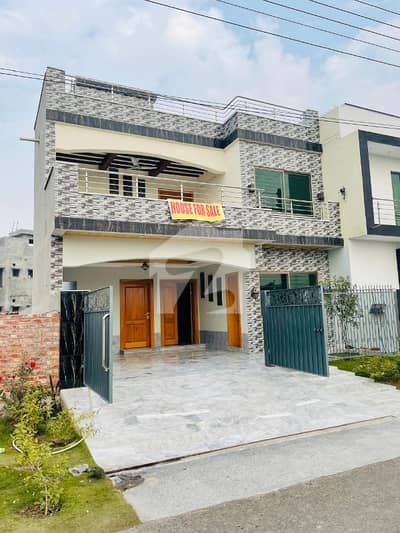 10 MARLA DOUBLE UNIT OWNER BUILD PARK FACING HOUSE AVAILABLE FOR SALE IN LDA AVENUE BLOCK D15kv Solar Installed Facing Park 40 Feet Road Near To Main Kanal Road
