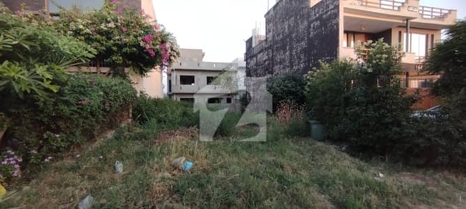 D12/1 35*70 Level Plot For Sale