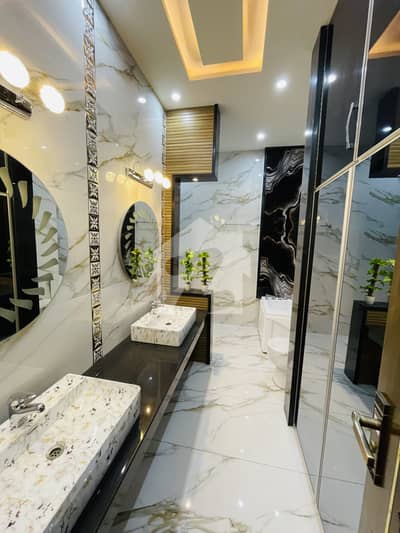 10 Marla Luxury House For Sale LDA Avenue One
