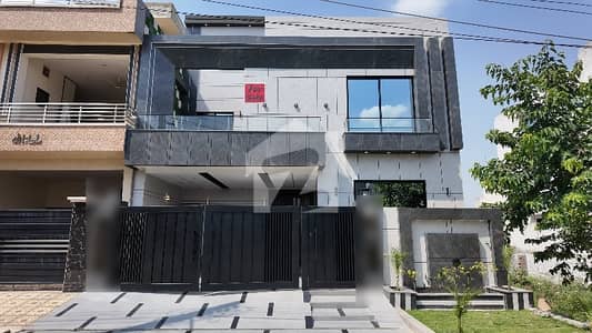 10 Marla House In LDA Avenue Is Available For Sale