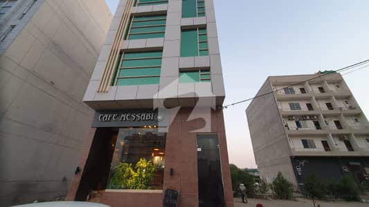 GOOD OFFICE SPACE 960 SQFT 1ST FLOOR AVAILABLE FOR SALE WITH LIFT AT DHA PHASE 8