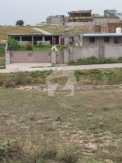 C-18 - بلاک اے سی ۔ 18,اسلام آباد میں 2 کنال رہائشی پلاٹ 2.75 کروڑ میں برائے فروخت۔