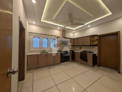 F-11 EXCELLENT 1 KANAL DOUBLE STOREY HOUSE PROPER 4 BEDROOMS, 4 ATTACHED BATHROOMS MARBLE FLOORING, MODERN FITTINGS