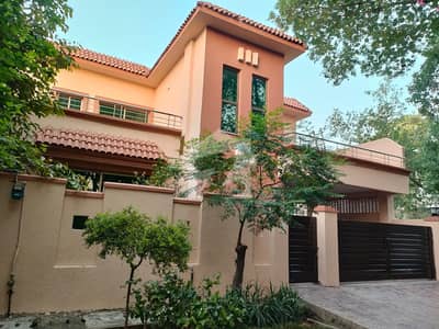 10 Marla Beautiful House For Sale In Askari 11 Lahore | 4 Bed | Prime Location