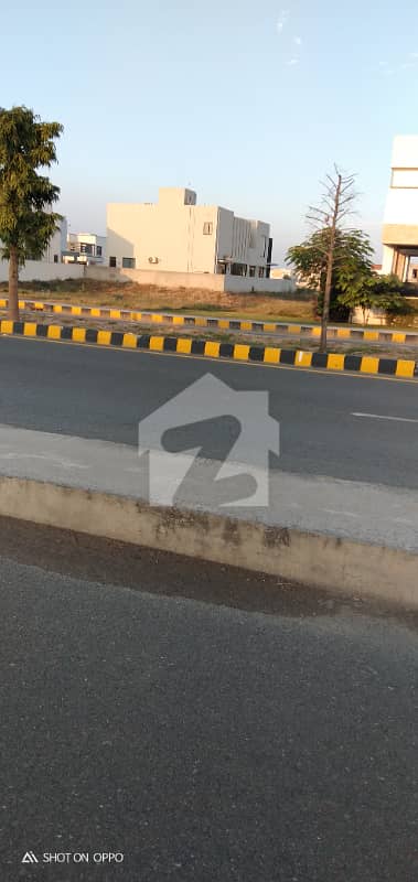 ڈی ایچ اے فیز 7 - بلاک وائے فیز 7,ڈیفنس (ڈی ایچ اے),لاہور میں 4 کنال رہائشی پلاٹ 13.5 کروڑ میں برائے فروخت۔ ڈی ایچ اے فیز 7 - بلاک وائے فیز 7,ڈیفنس (ڈی ایچ اے),لاہور میں 4 کنال رہائشی پلاٹ 13.5 کروڑ میں برائے فروخت۔