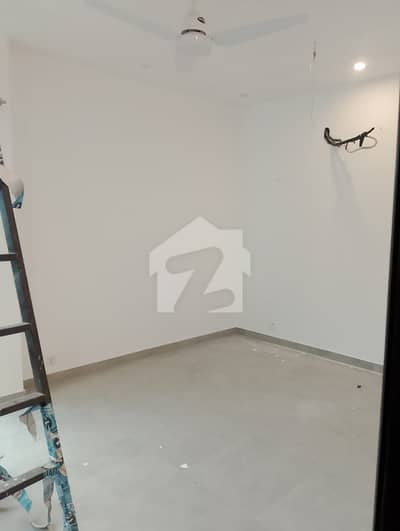 ڈی ایچ اے فیز 4 ڈیفنس (ڈی ایچ اے),لاہور میں 3 کمروں کا 1 کنال بالائی پورشن 2.15 لاکھ میں کرایہ پر دستیاب ہے۔