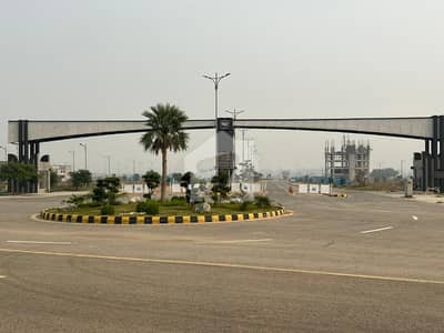 4-Marla Facing Massive Parking Area Commercial Plot