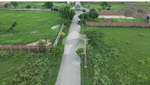 برکی روڈ کینٹ,لاہور میں 2 کنال رہائشی پلاٹ 1.3 کروڑ میں برائے فروخت۔