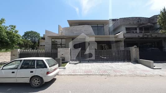 A Well Designed Prime Location House Is Up For sale In An Ideal Location In Islamabad